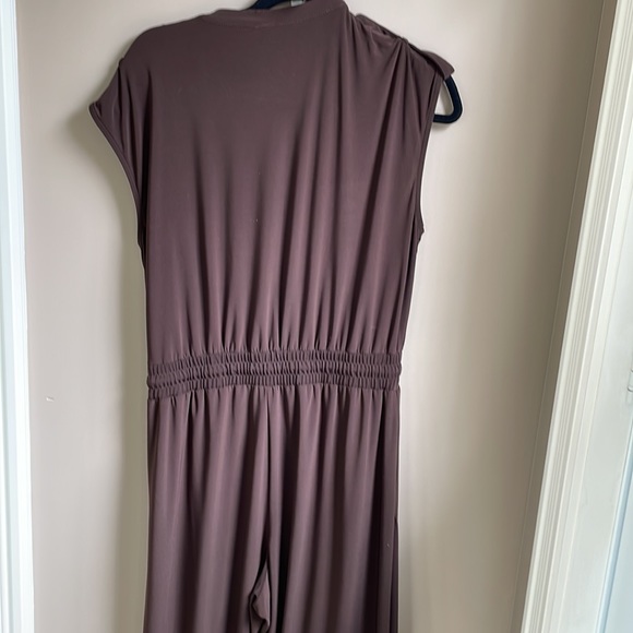 Brown stretchy jumpsuit - Picture 4 of 9